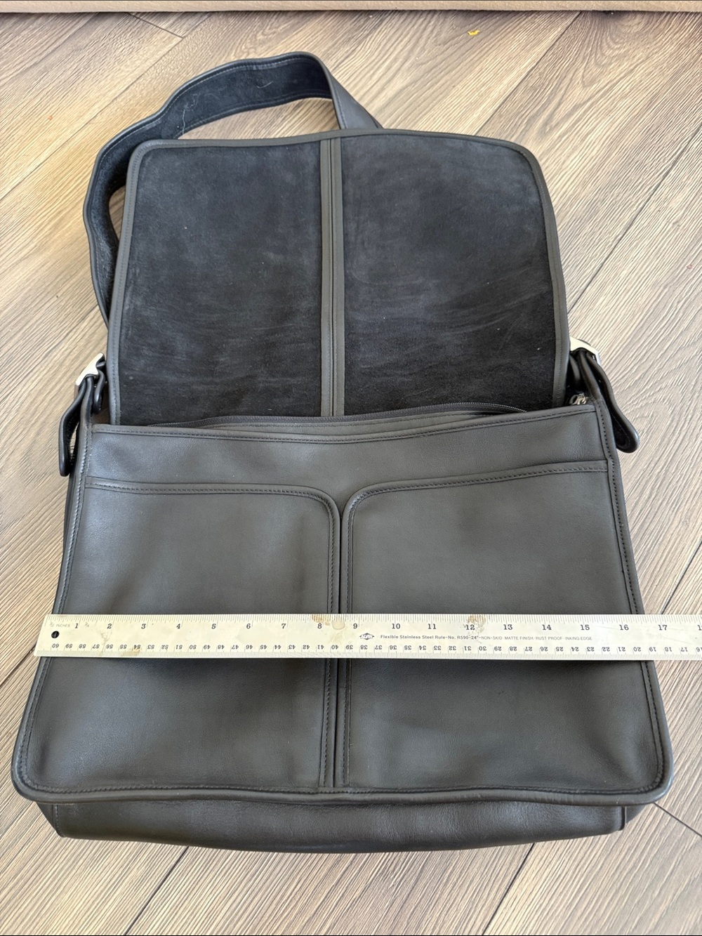 Vintage Coach USA Black Leather Messenger Bag Courier Briefcase 5206 Minimalist - Picture 9 of 13